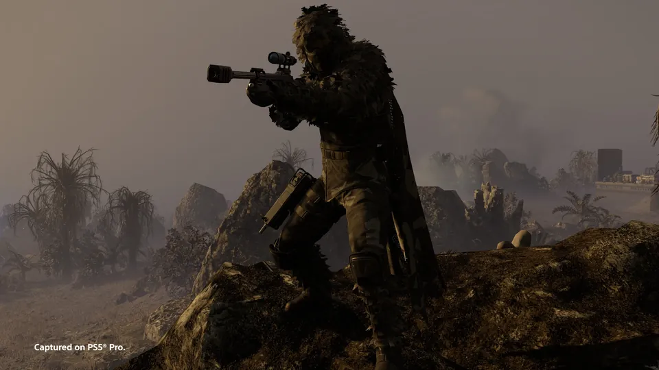 A Helldiver aiming a scoped rifle in a smoky gray wasteland