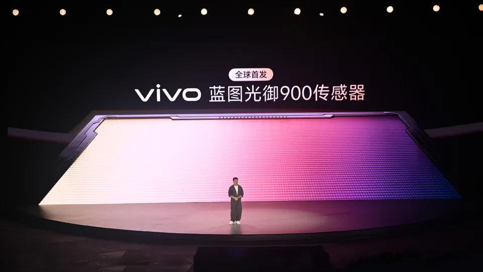 Vivo presents its Blueprint 900 camera sensor on stage